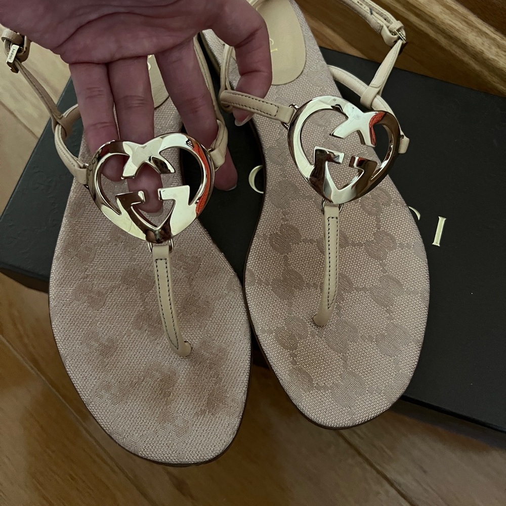 Gucci Double GG Heart Monogram Beige Sandals - Picture 2 of 5